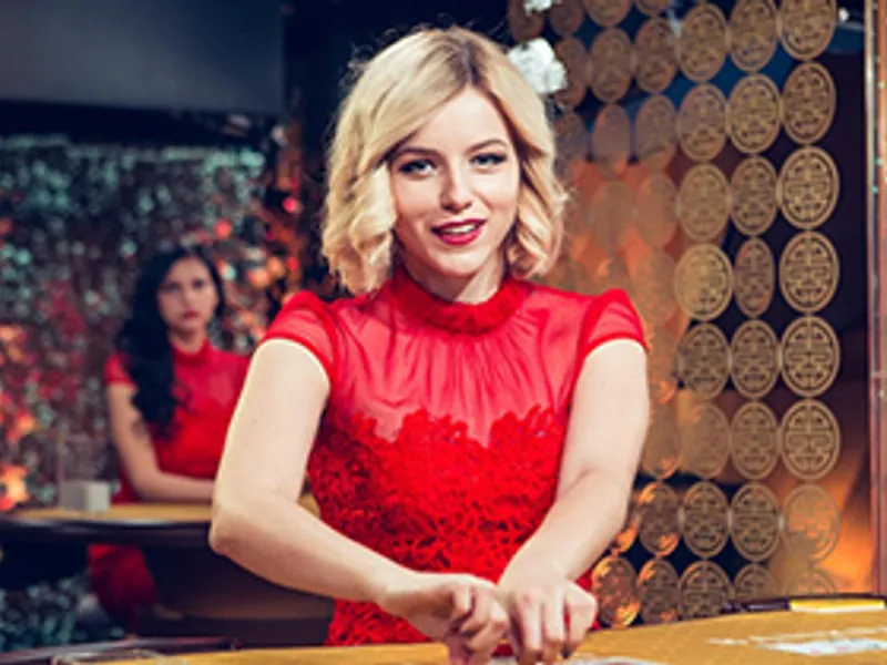 Mã xác minh OTP được gửi đến điện thoại hoặc email của người dùng